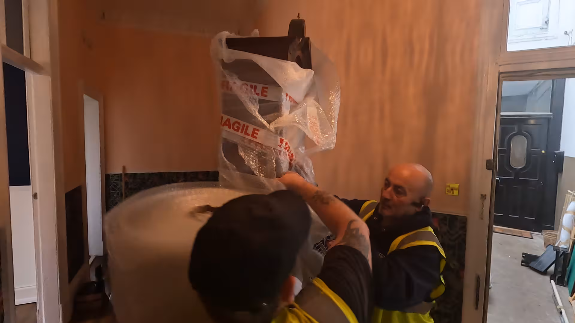 AlphaMove It crew packing furniture securely